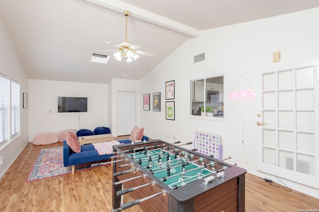 13718 PEBBLE POINT DR, San Antonio, TX 78231