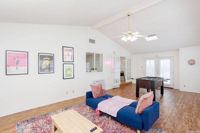 13718 PEBBLE POINT DR, San Antonio, TX 78231