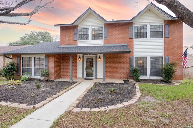 13718 PEBBLE POINT DR, San Antonio, TX 78231