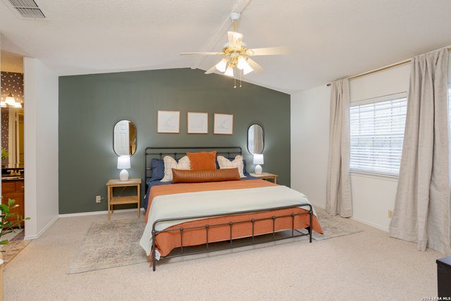 13718 PEBBLE POINT DR, San Antonio, TX 78231