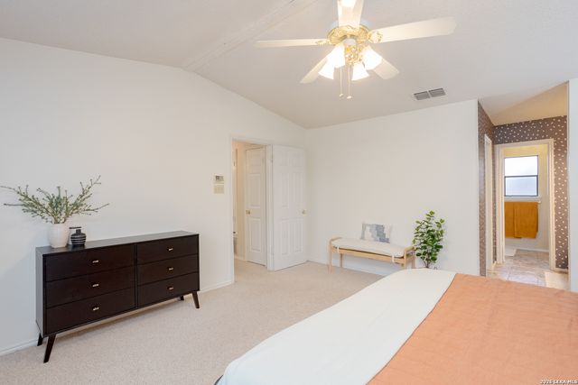 13718 PEBBLE POINT DR, San Antonio, TX 78231