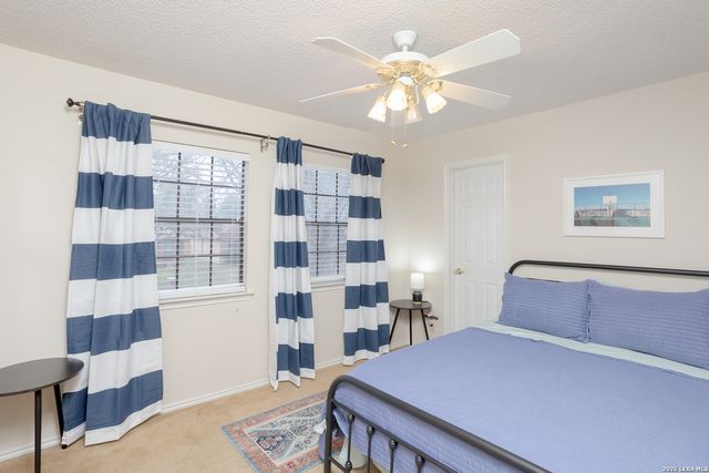 13718 PEBBLE POINT DR, San Antonio, TX 78231