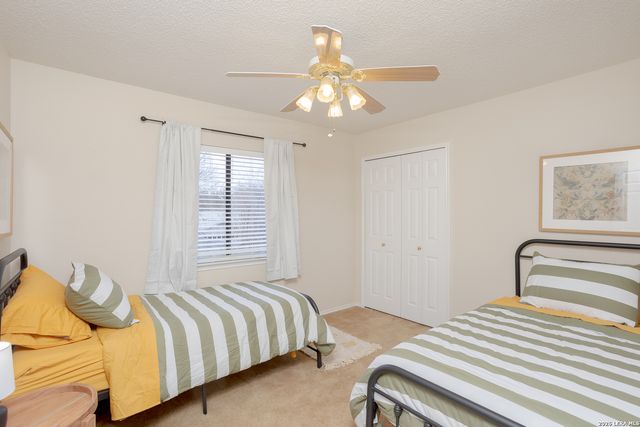 13718 PEBBLE POINT DR, San Antonio, TX 78231