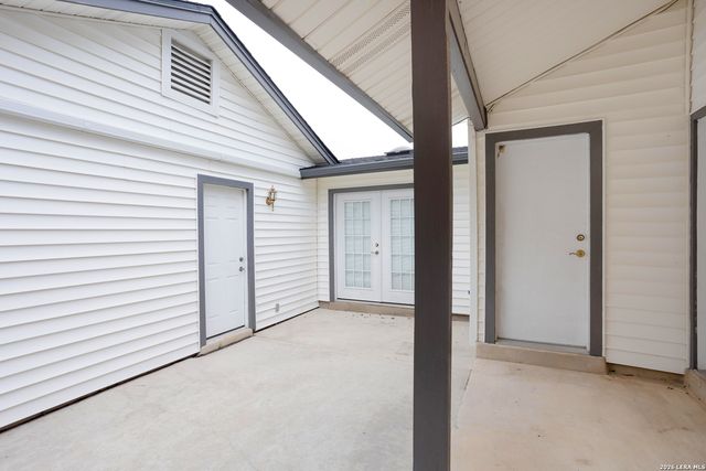 13718 PEBBLE POINT DR, San Antonio, TX 78231