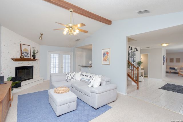 13718 PEBBLE POINT DR, San Antonio, TX 78231