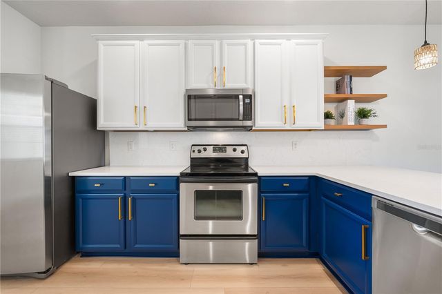 3768 PARKRIDGE CIRCLE 23-104, Sarasota, FL 34243