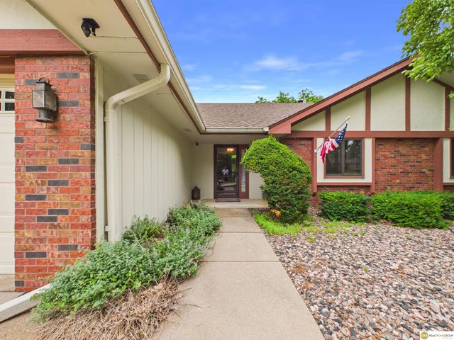16565 Pasadena Circle, Omaha, NE 68130
