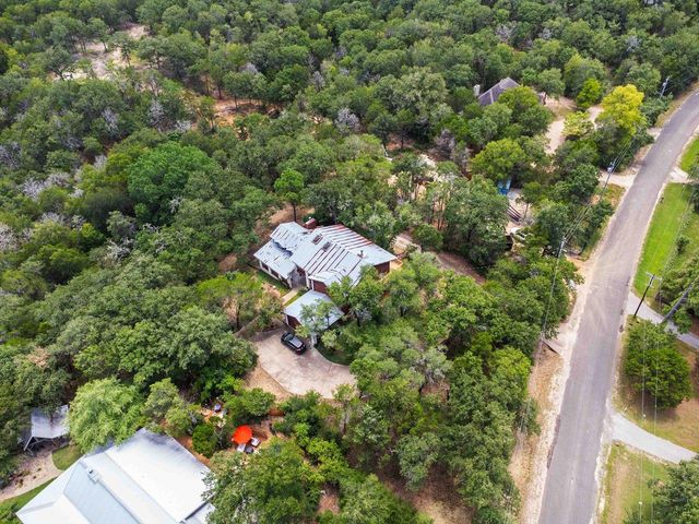 214 Laura LN, Bastrop, TX 78602