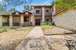 214 Laura LN, Bastrop, TX 78602