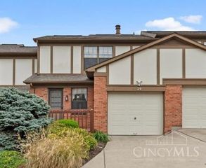 29 Fairgreen Circle, Fairfield, OH 45014