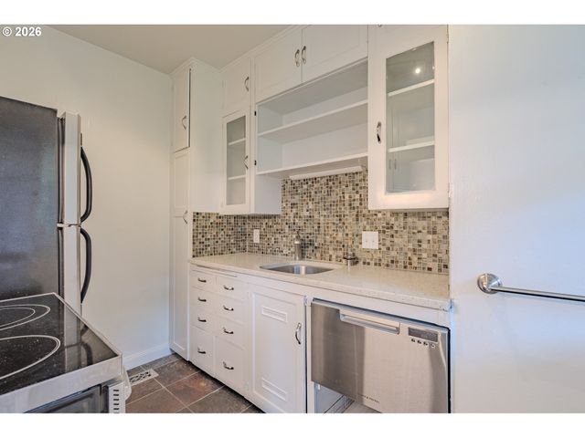 306 E 12TH St C, Vancouver, WA 98660