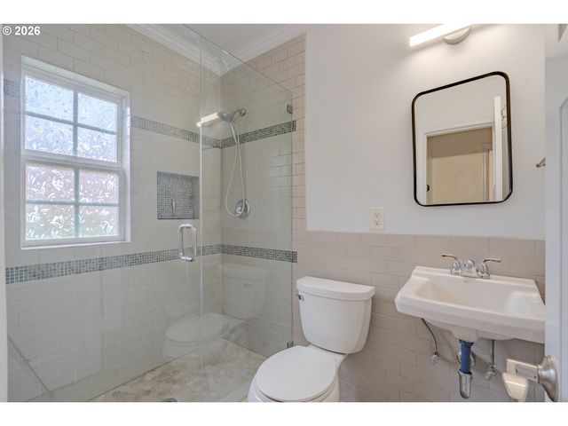 306 E 12TH St C, Vancouver, WA 98660