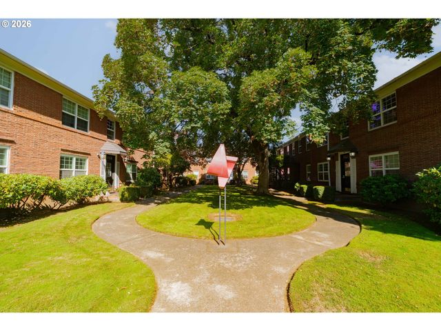 306 E 12TH St C, Vancouver, WA 98660