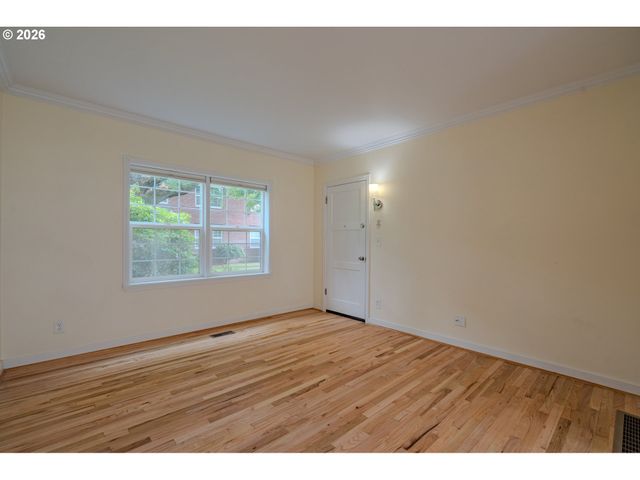 306 E 12TH St C, Vancouver, WA 98660