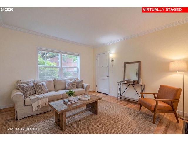 306 E 12TH St C, Vancouver, WA 98660