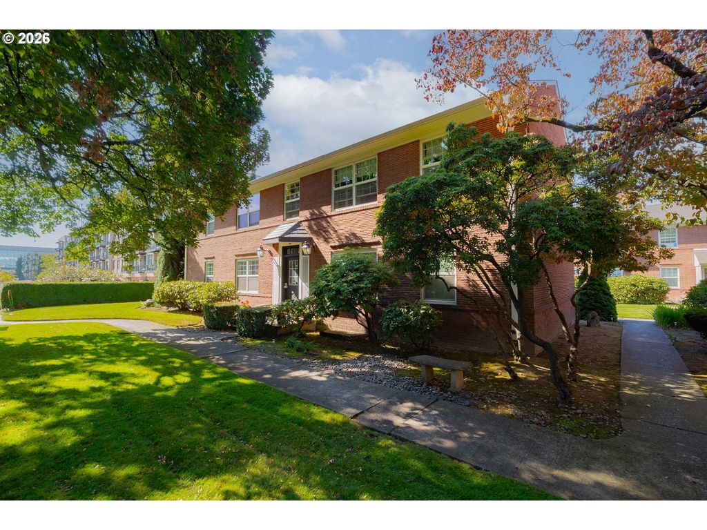 306 E 12TH St C, Vancouver, WA 98660