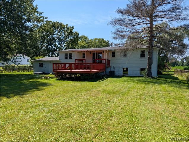 3961 Ridgelea Drive, Newfane, NY 14094