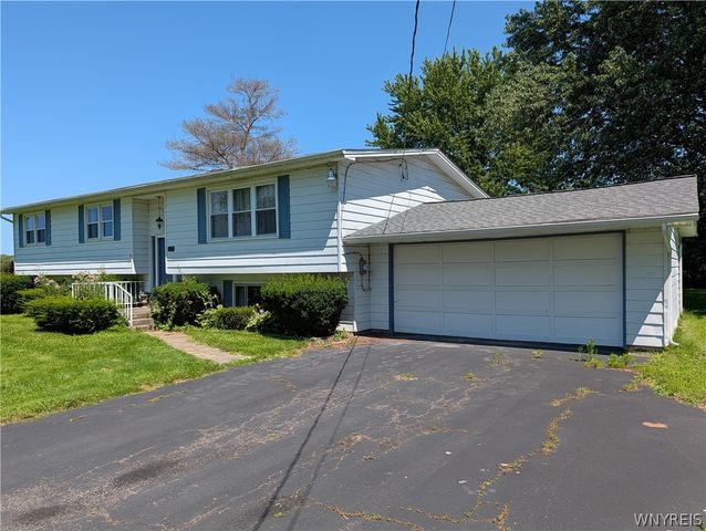 3961 Ridgelea Drive, Newfane, NY 14094