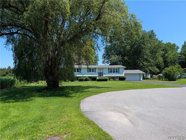 3961 Ridgelea Drive, Newfane, NY 14094