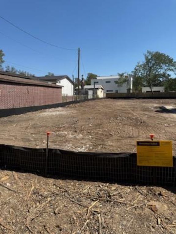 8611 Leo ST, Austin, TX 78745