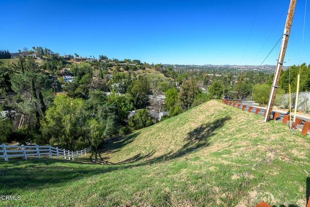 4845 N Calderon Road, Woodland Hills, CA 91364