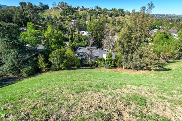 4845 N Calderon Road, Woodland Hills, CA 91364