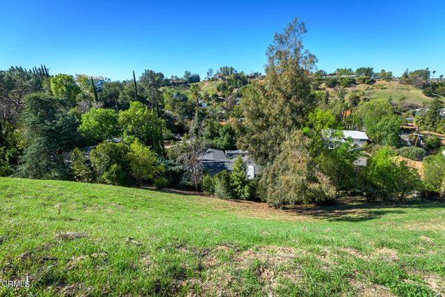 4845 N Calderon Road, Woodland Hills, CA 91364