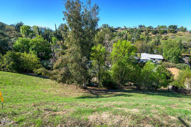 4845 N Calderon Road, Woodland Hills, CA 91364