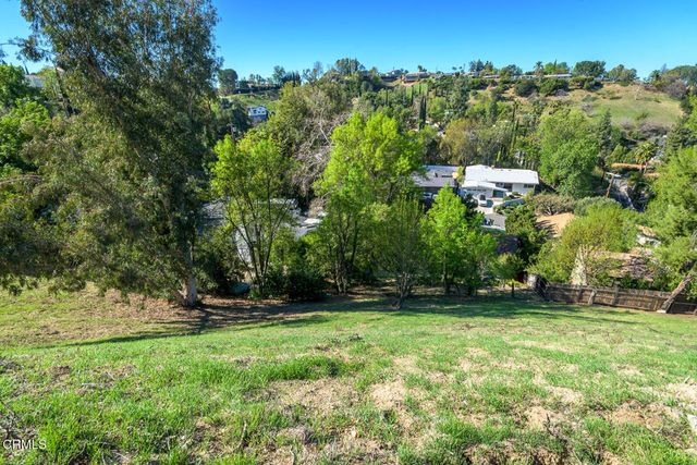 4845 N Calderon Road, Woodland Hills, CA 91364
