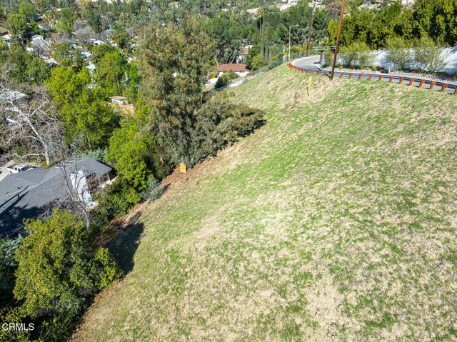 4845 N Calderon Road, Woodland Hills, CA 91364