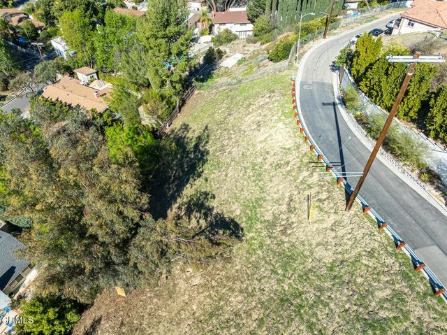 4845 N Calderon Road, Woodland Hills, CA 91364