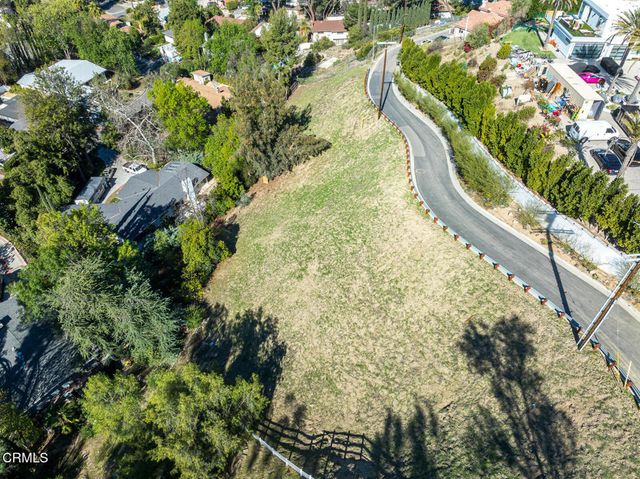 4845 N Calderon Road, Woodland Hills, CA 91364