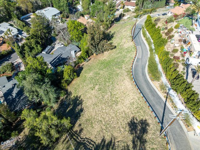 4845 N Calderon Road, Woodland Hills, CA 91364