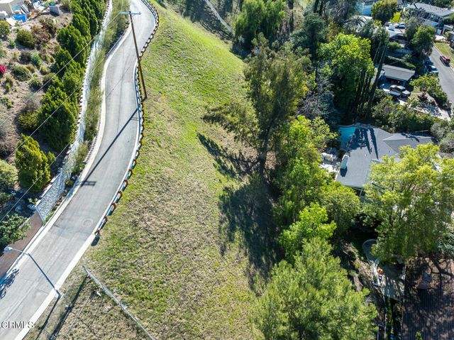 4845 N Calderon Road, Woodland Hills, CA 91364