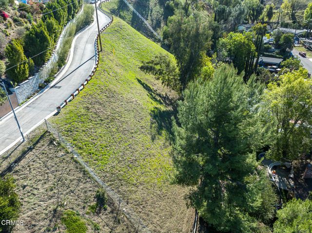 4845 N Calderon Road, Woodland Hills, CA 91364