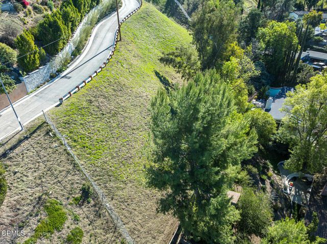 4845 N Calderon Road, Woodland Hills, CA 91364