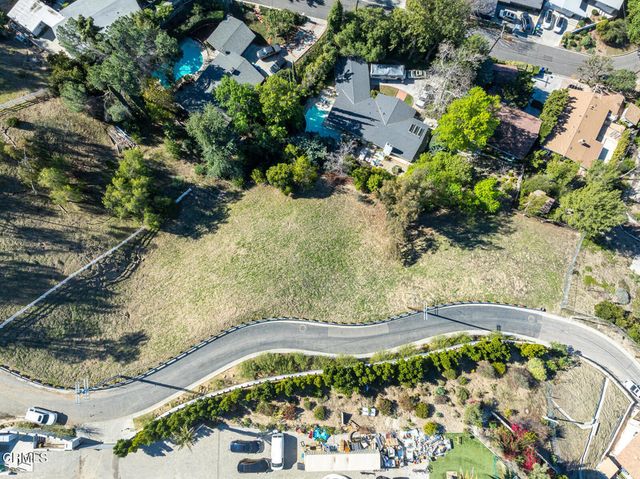 4845 N Calderon Road, Woodland Hills, CA 91364