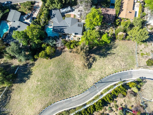 4845 N Calderon Road, Woodland Hills, CA 91364