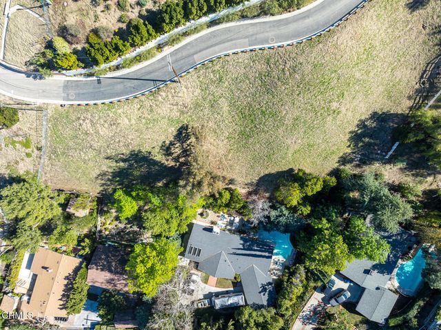 4845 N Calderon Road, Woodland Hills, CA 91364