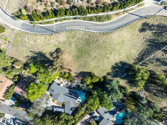 4845 N Calderon Road, Woodland Hills, CA 91364