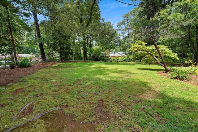 2302 Wineleas Road, Decatur, GA 30033