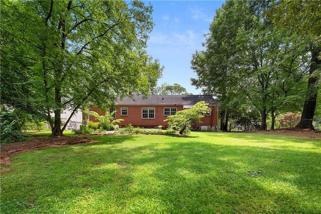 2302 Wineleas Road, Decatur, GA 30033