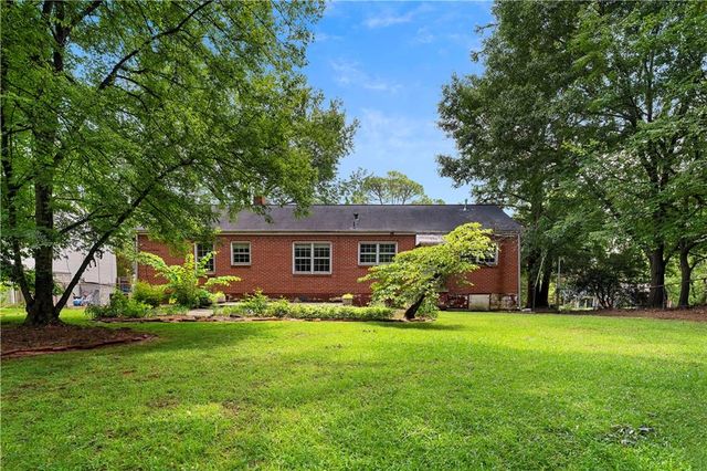 2302 Wineleas Road, Decatur, GA 30033