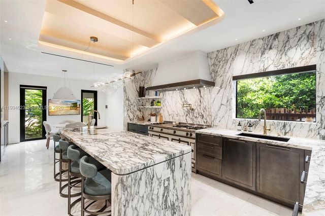 3681 Flamingo Dr, Miami Beach, FL 33140