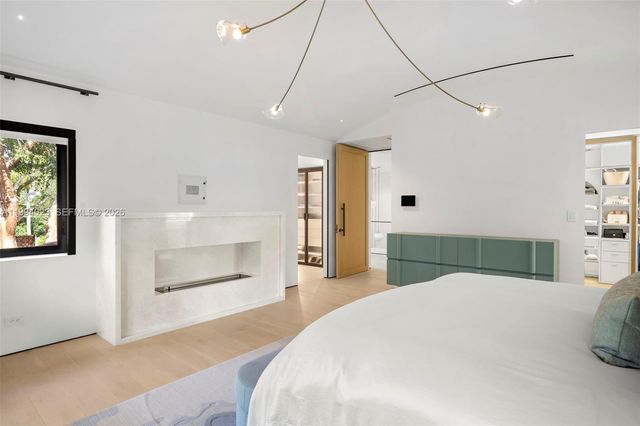 3681 Flamingo Dr, Miami Beach, FL 33140