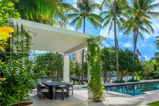 3681 Flamingo Dr, Miami Beach, FL 33140