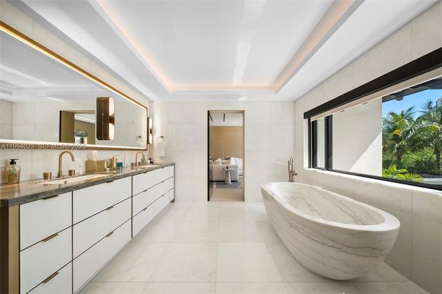 3681 Flamingo Dr, Miami Beach, FL 33140