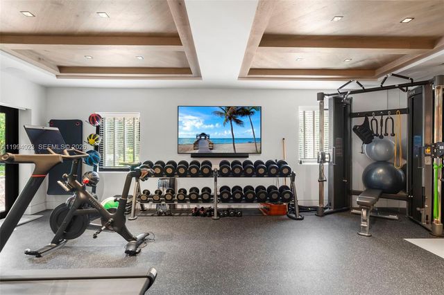 3681 Flamingo Dr, Miami Beach, FL 33140