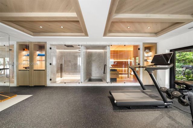 3681 Flamingo Dr, Miami Beach, FL 33140