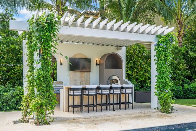 3681 Flamingo Dr, Miami Beach, FL 33140